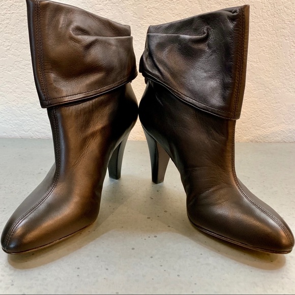 Harold’s Fold Down Black Leather Booties - Picture 4 of 5